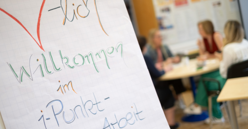 bildunterschrift_der_i-punkt_arbeit_der_zwd_in_duesseldorf_rath_bietet_individuelle_unterstuetzung_direkt_im_quartier.jpg